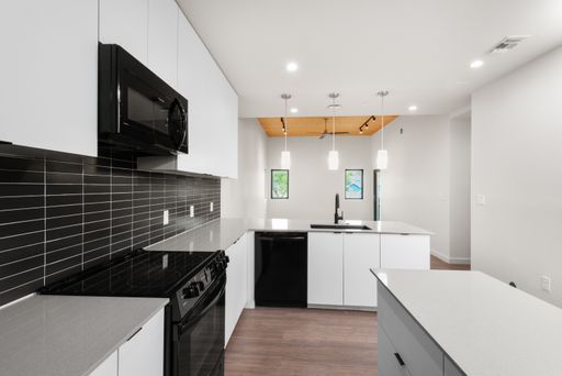 3515 Webberville Rd #402, Austin, TX 78702 – photo 1