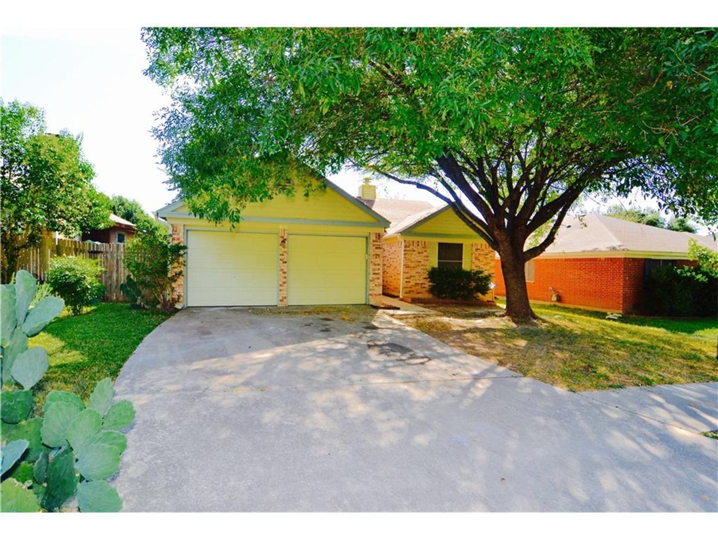 Austin House: 9101 Palace Parkway