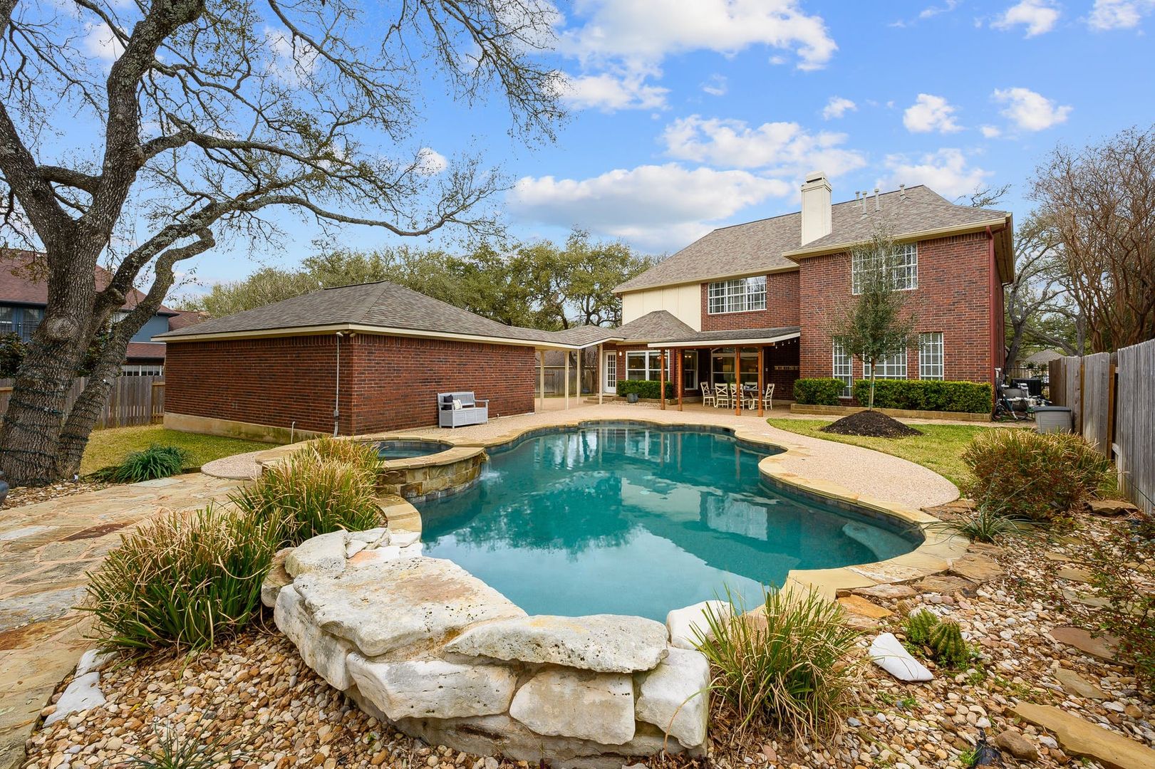 Austin House: 5823 Van Winkle Lane