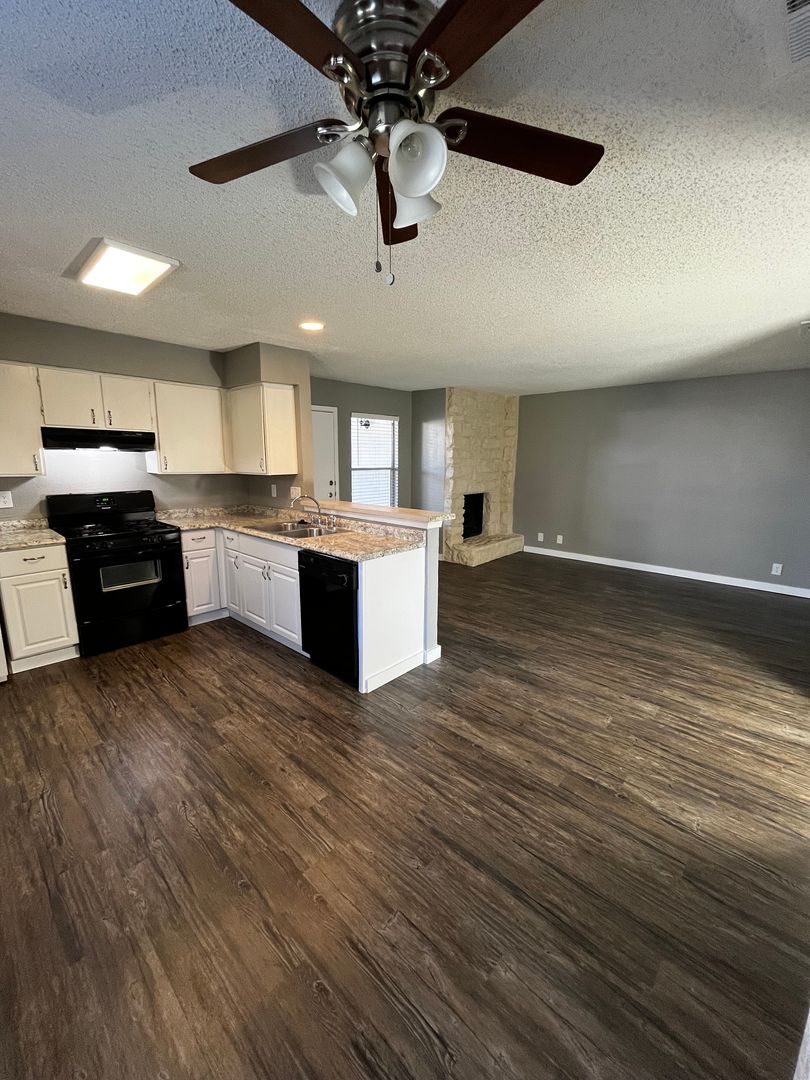 Austin Apartment: 2306 Cedrick Cove, Unit B