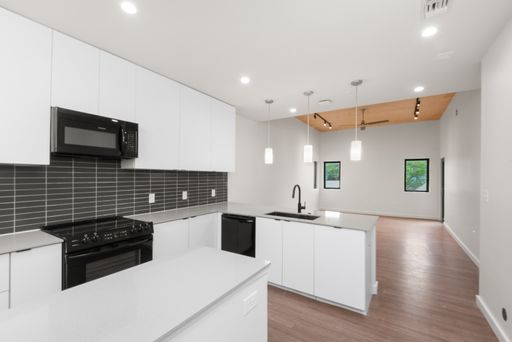 3515 Webberville Rd #202, Austin, TX 78702 – photo 1