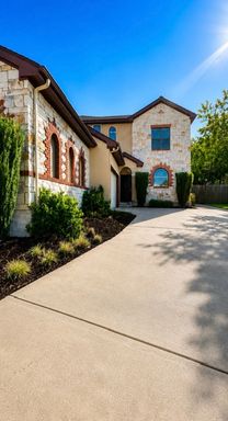 1405 Delsie Dr #B, Lakeway, Texas 78734 – photo 1