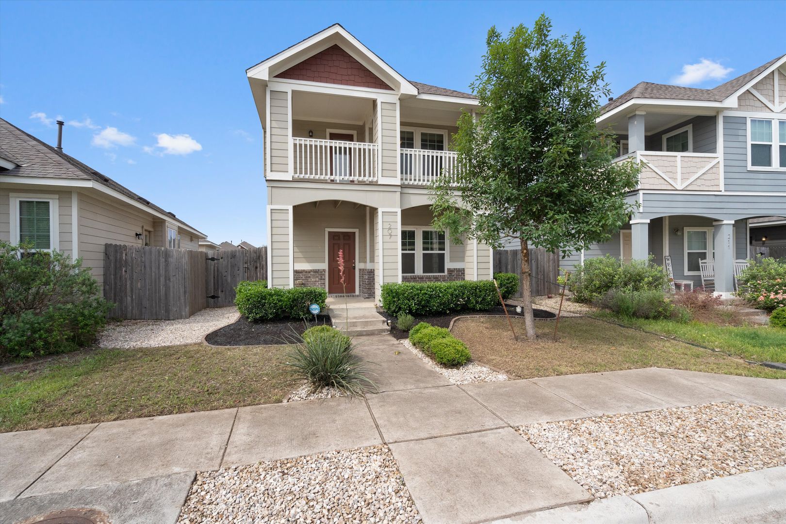 San Marcos House: 207 Wainscot Oak Way