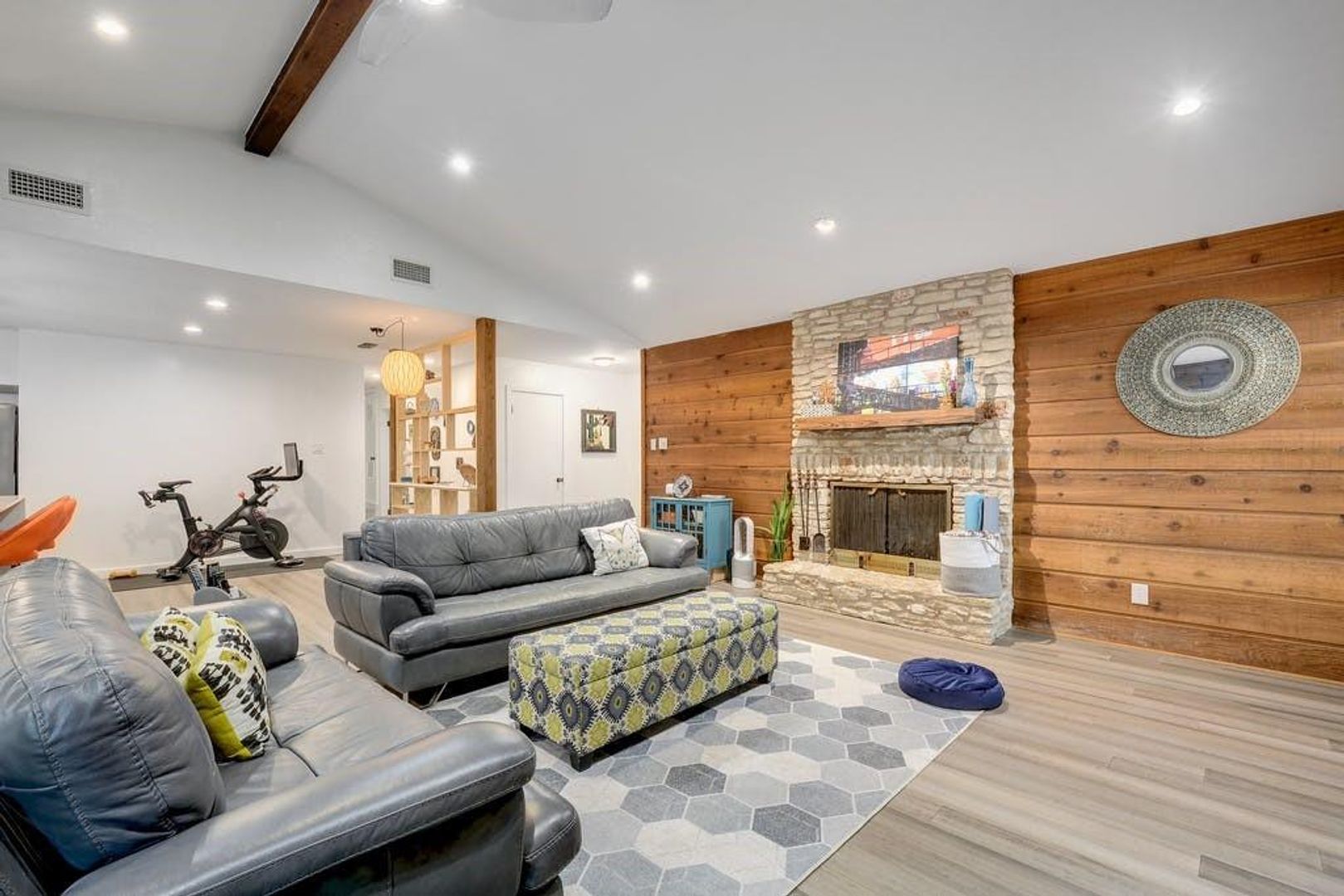 Austin House: 2710 Deeringhill Drive