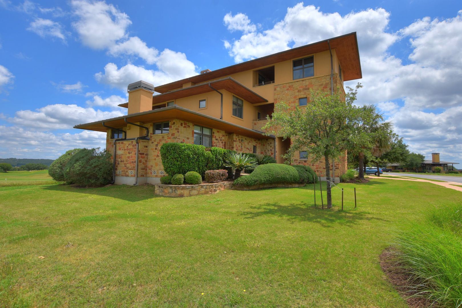 Spicewood Condo: 1908 Kahala Sunset Drive, Unit D