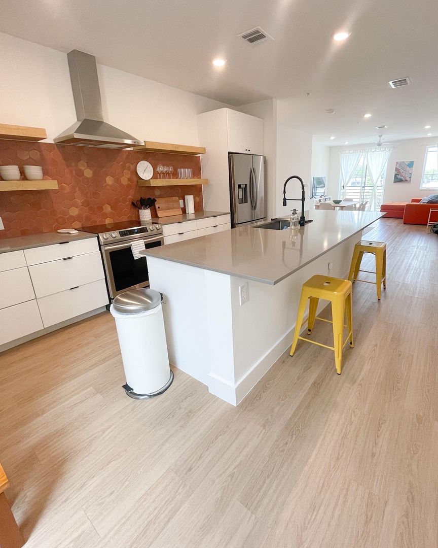 Austin Condo: 2709 E 5th St