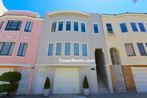 Marina: Renovated Flat w/ Parking & Yard near Chestnut St Restaurants & Shops – photo 1