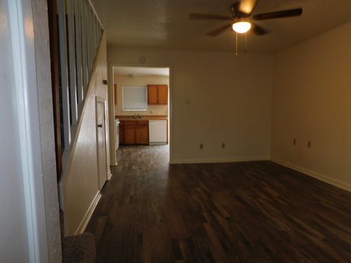 2 Bedroom 1.5 Bathroom – photo 1