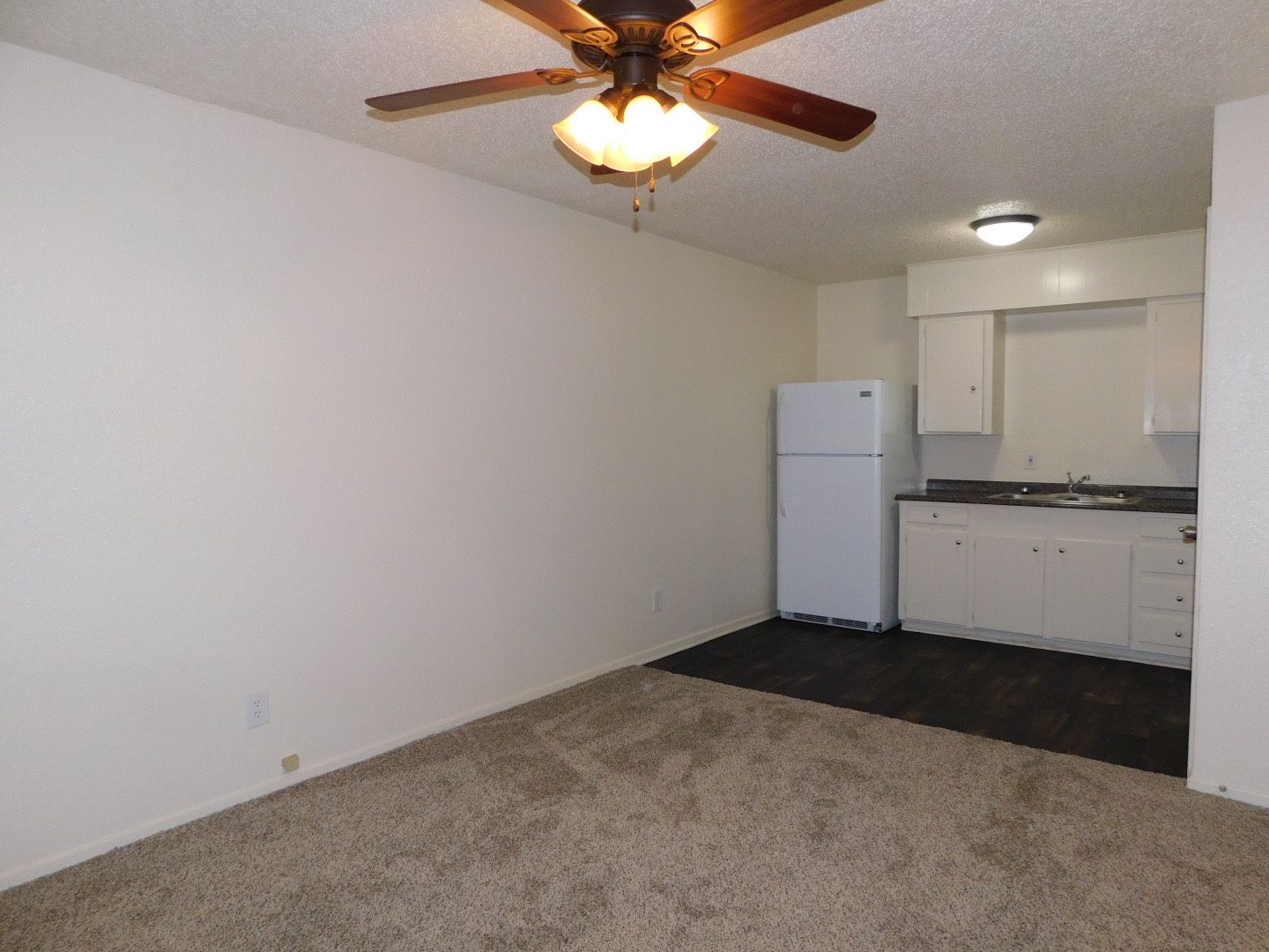 Commerce Apartment: 1912 Caddo St