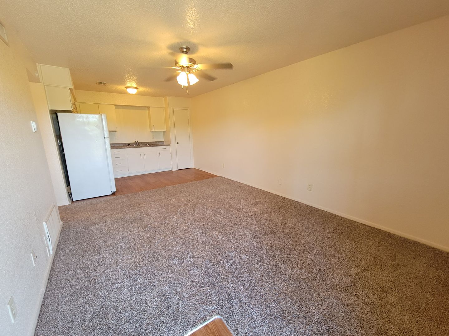 Commerce Apartment: 1912 Caddo St