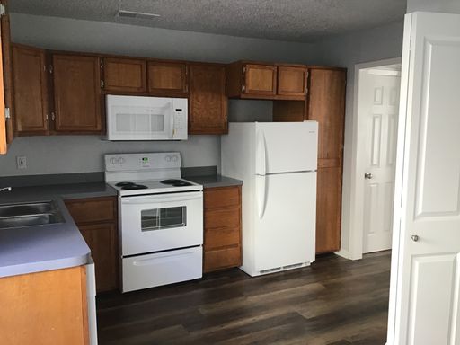 2 Bedroom 1.5 Bathroom – photo 1