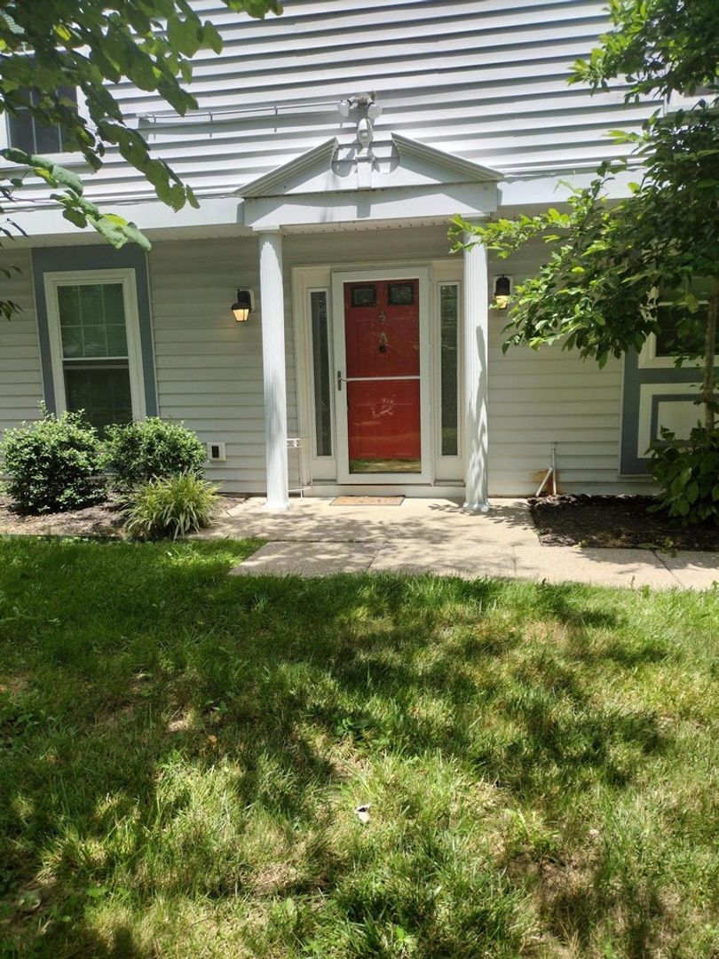 Lexington House: 1316 Gray Hawk Unit A