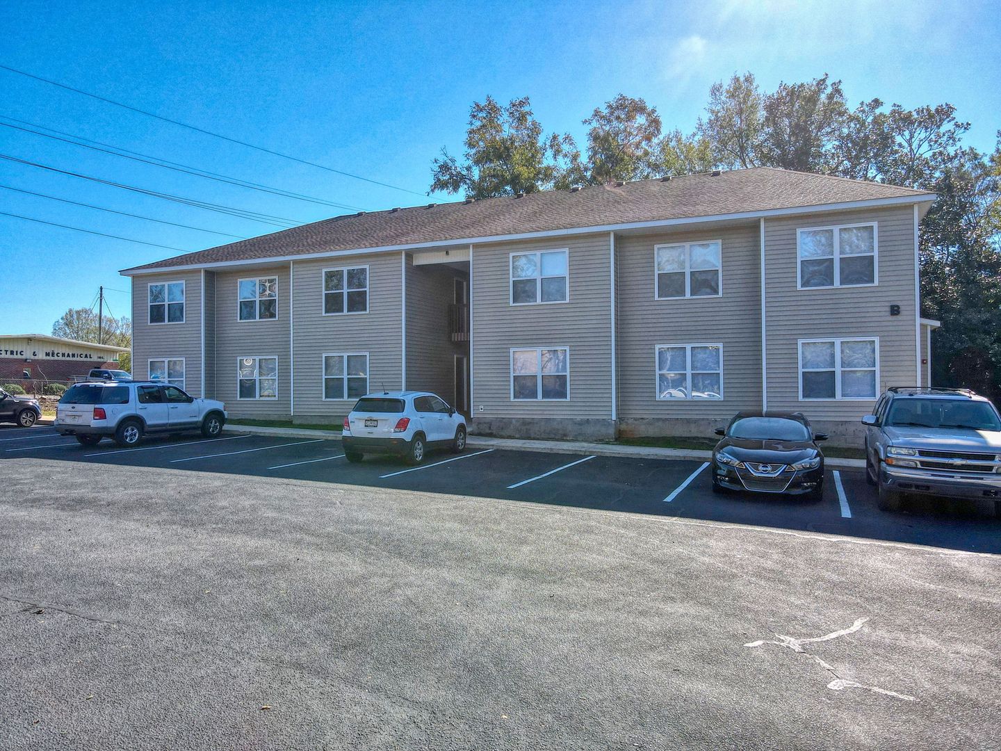 Greenwood Apartment: 1318 E Durst Ave