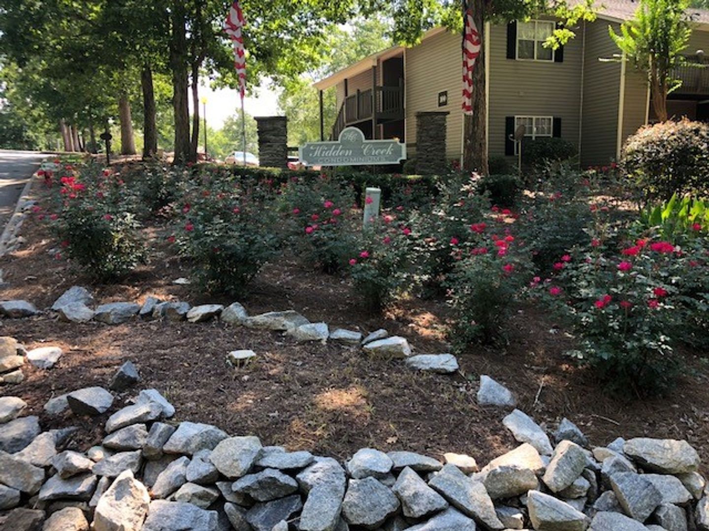 Greenwood Apartment: 124 Windtree Ct. Apt. H