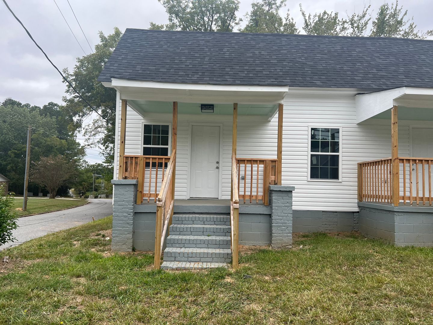 Greenwood Apartment: 522 Maxwell Ave