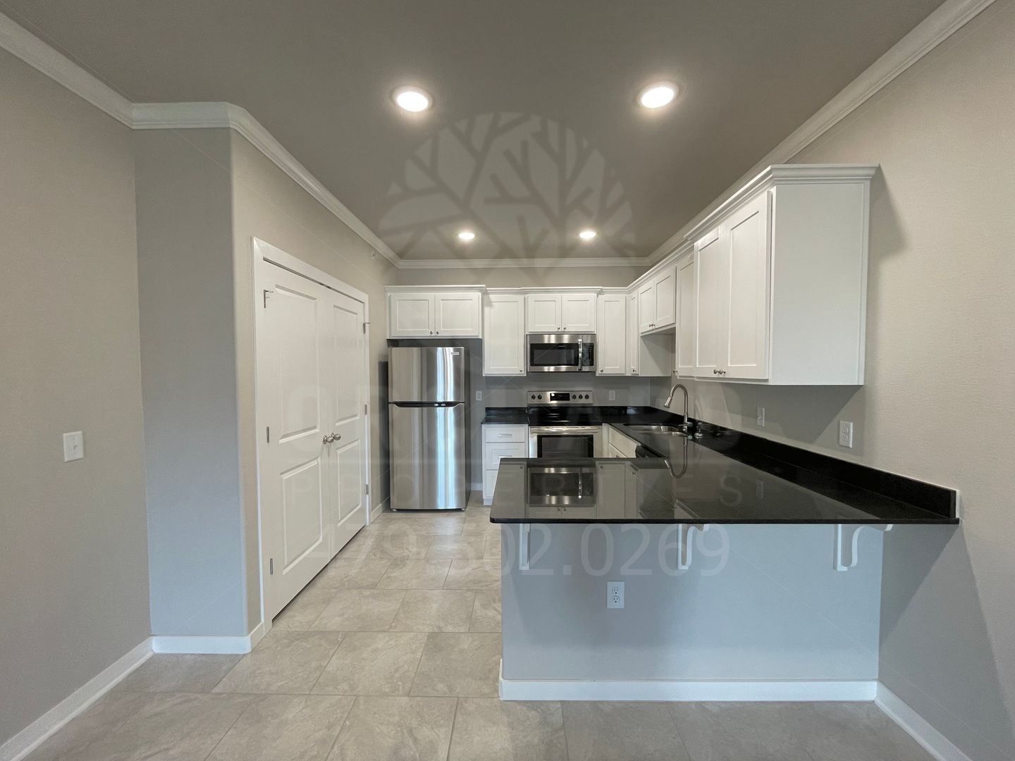 Siloam Springs Apartment: 1901 E. Brookview Circle