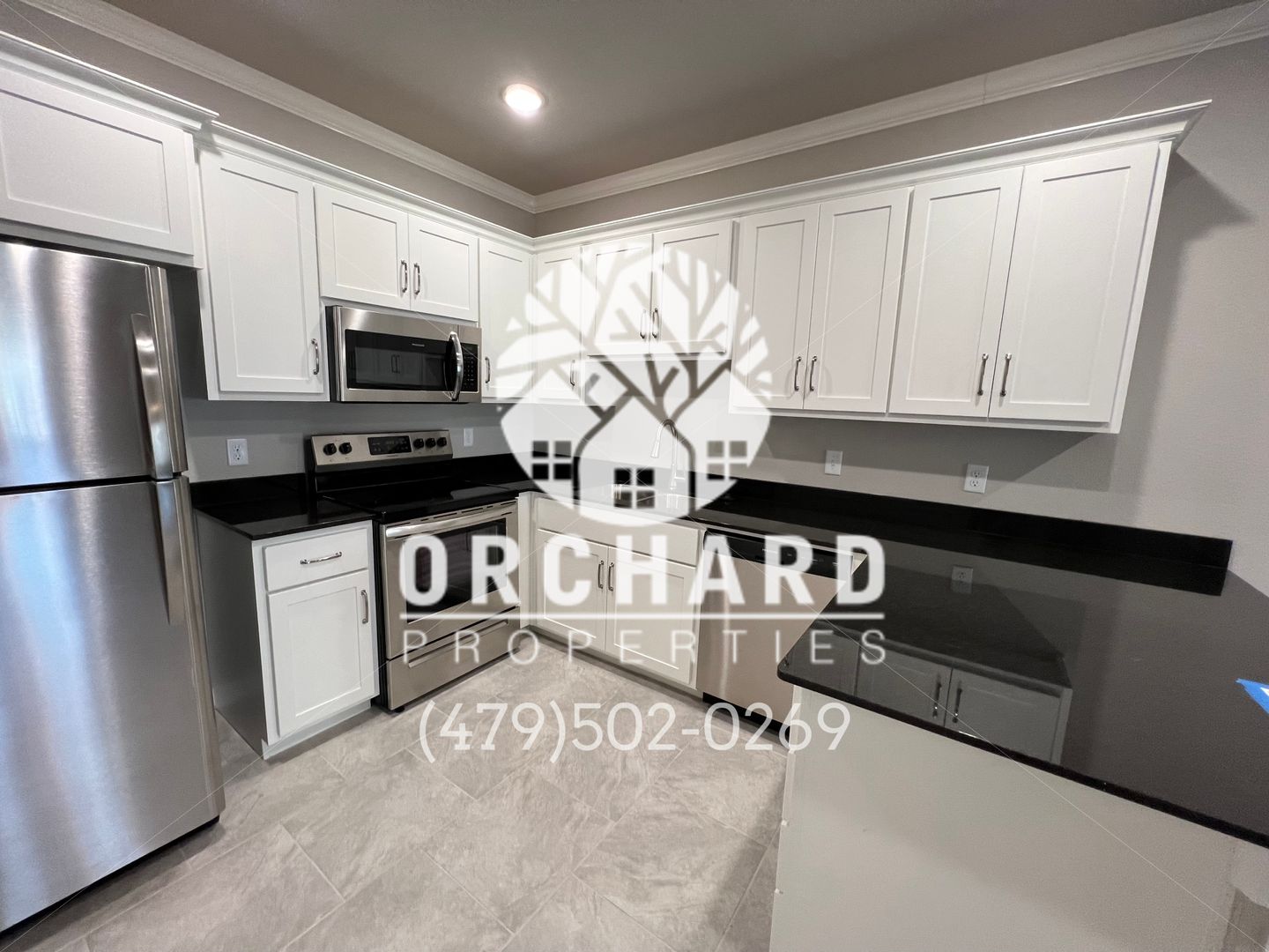 Siloam Springs Apartment: 1901 E. Brookview Circle