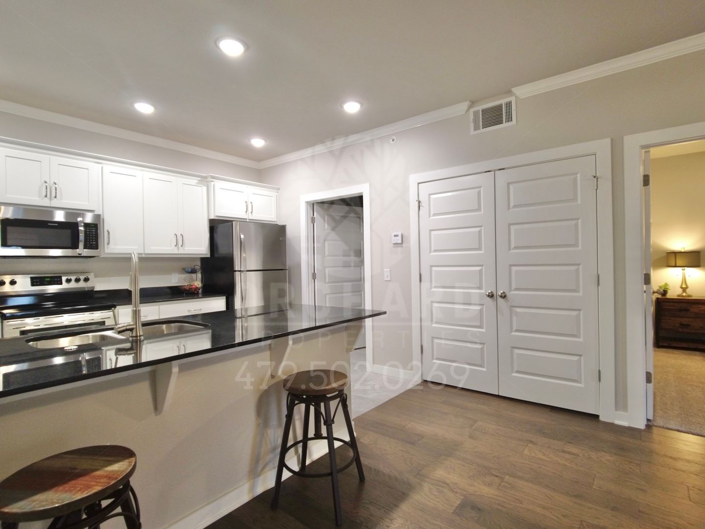 Siloam Springs Apartment: 2000 E. Brookview Circle