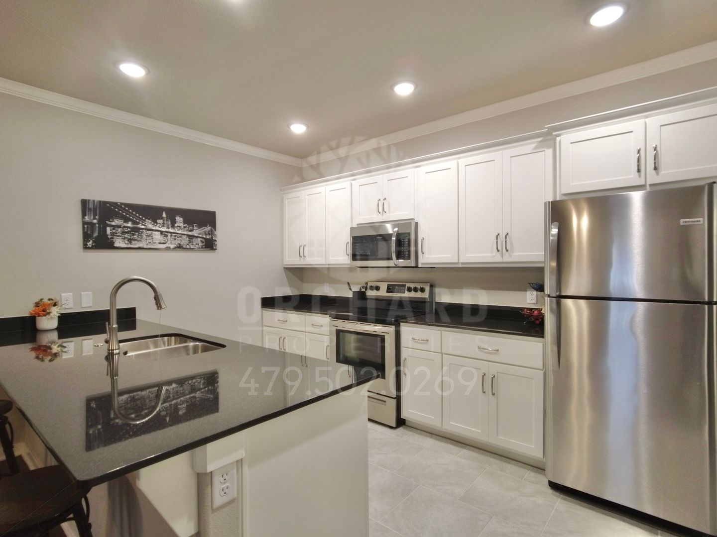 Siloam Springs Apartment: 1901 E. Brookview Circle