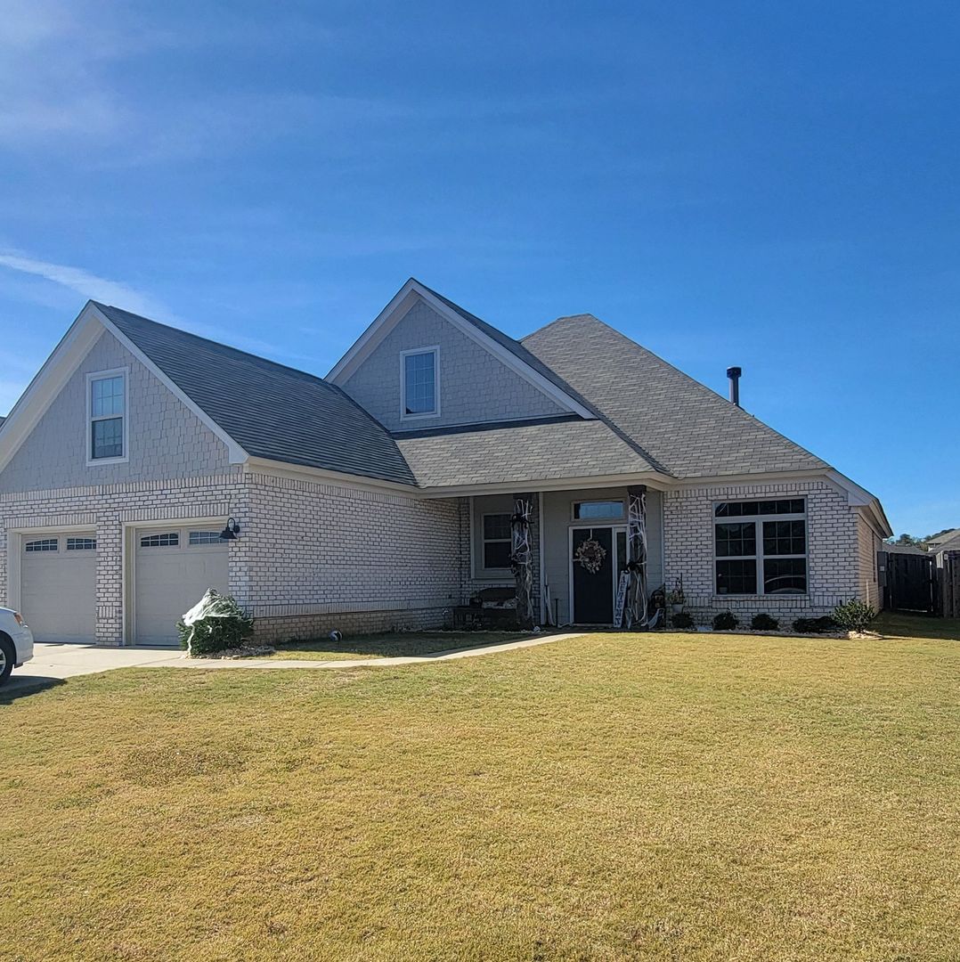 Prattville House: 828 Hedgefield Way