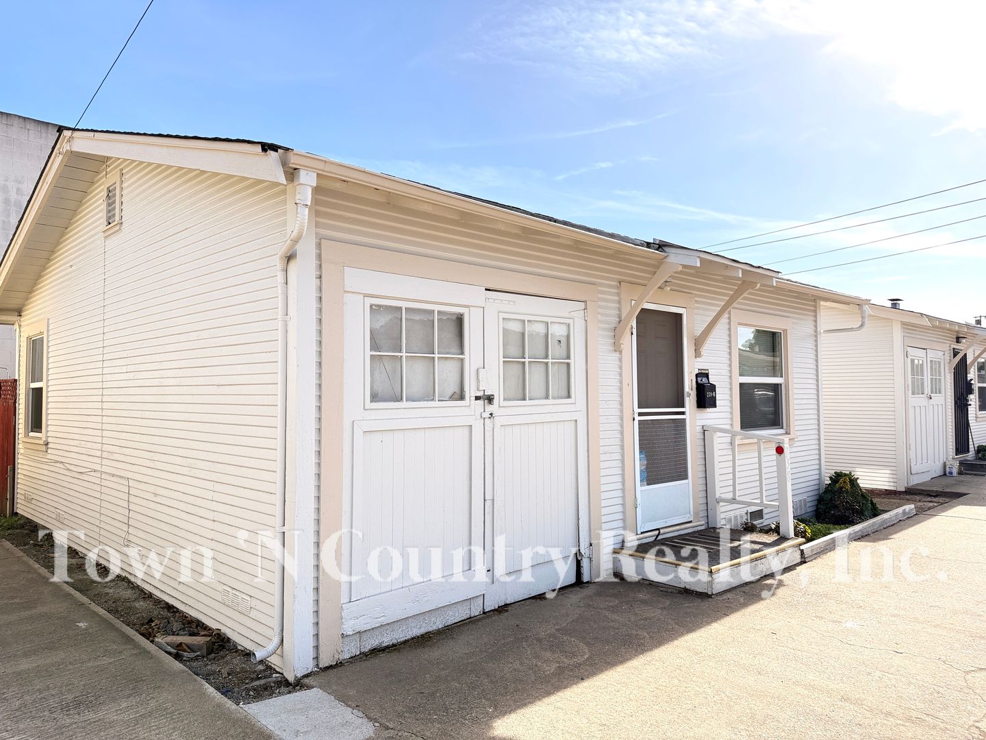 Salinas Apartment: 230/234/238 Abbott Street / 265 Harvest Street