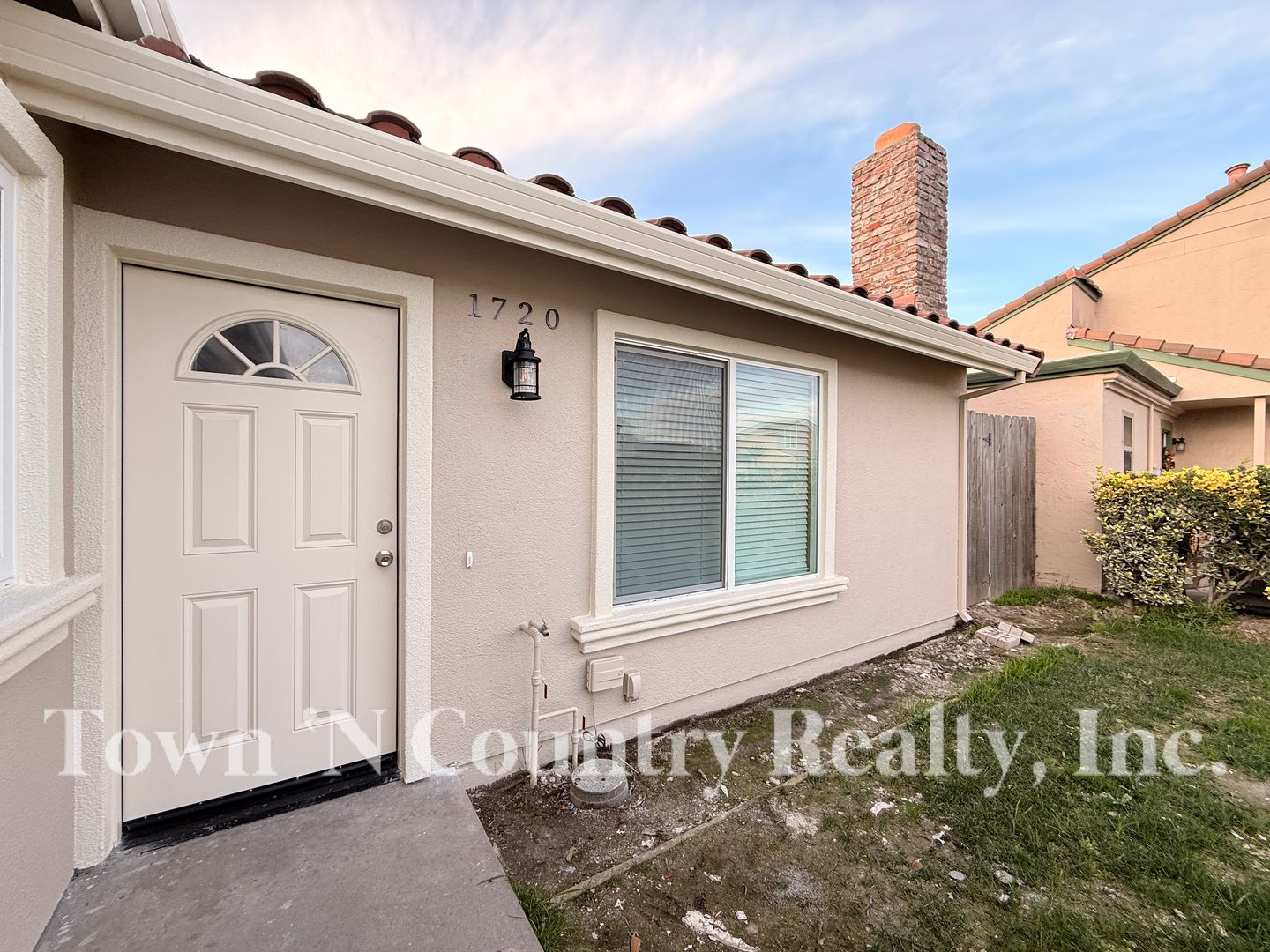 Salinas Apartment: 1720 Cherokee Drive