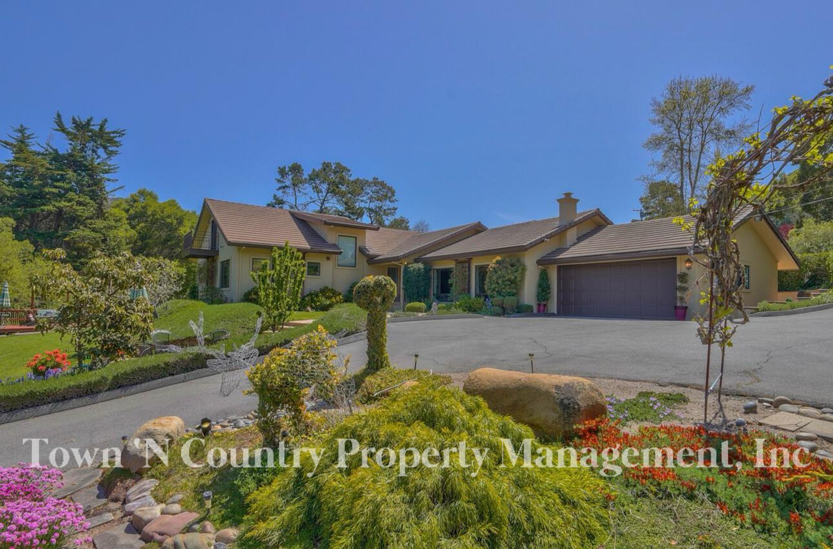 Salinas House: 190 San Benancio Rd.