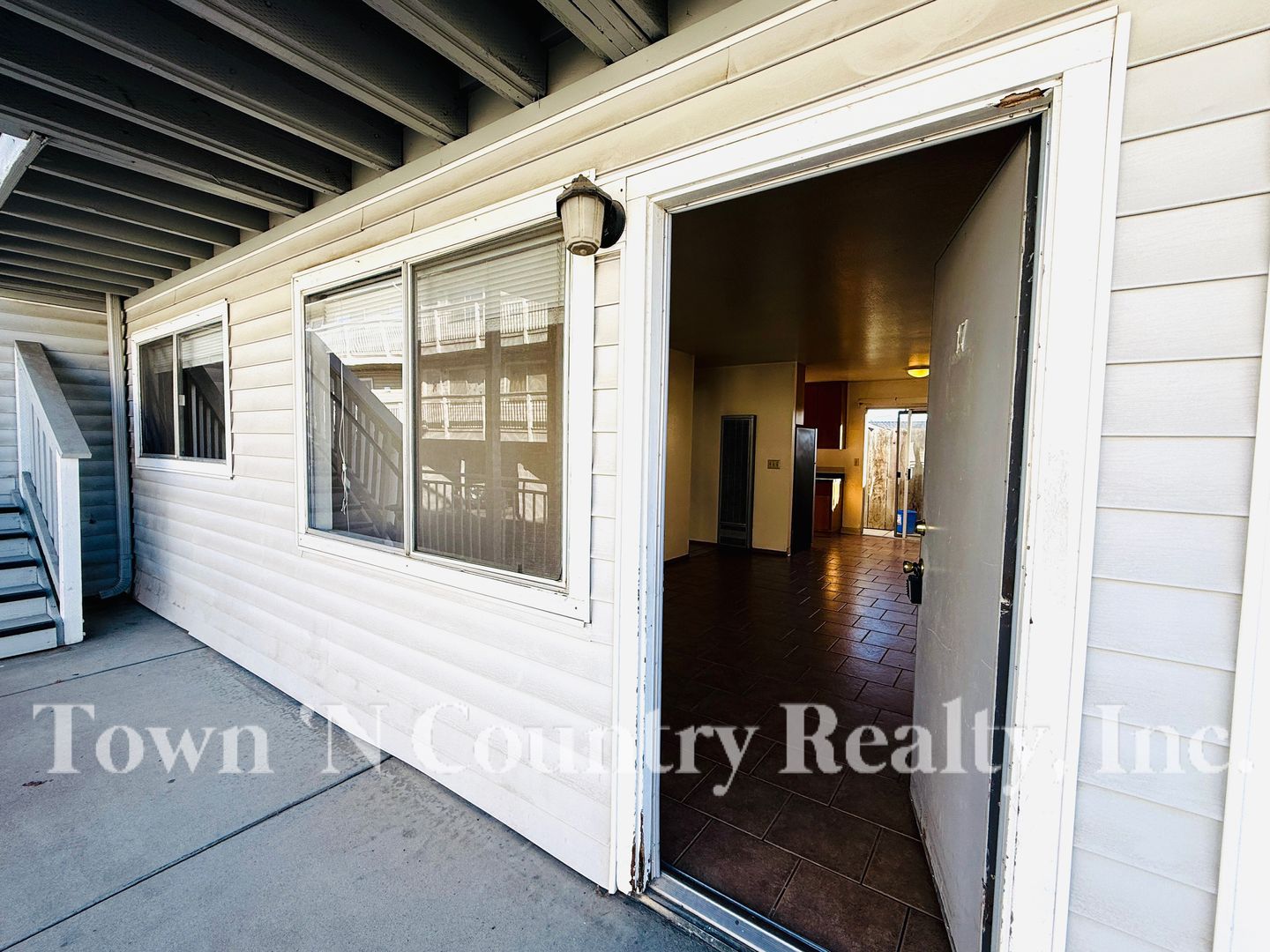 Salinas Apartment: 715 Elton Place