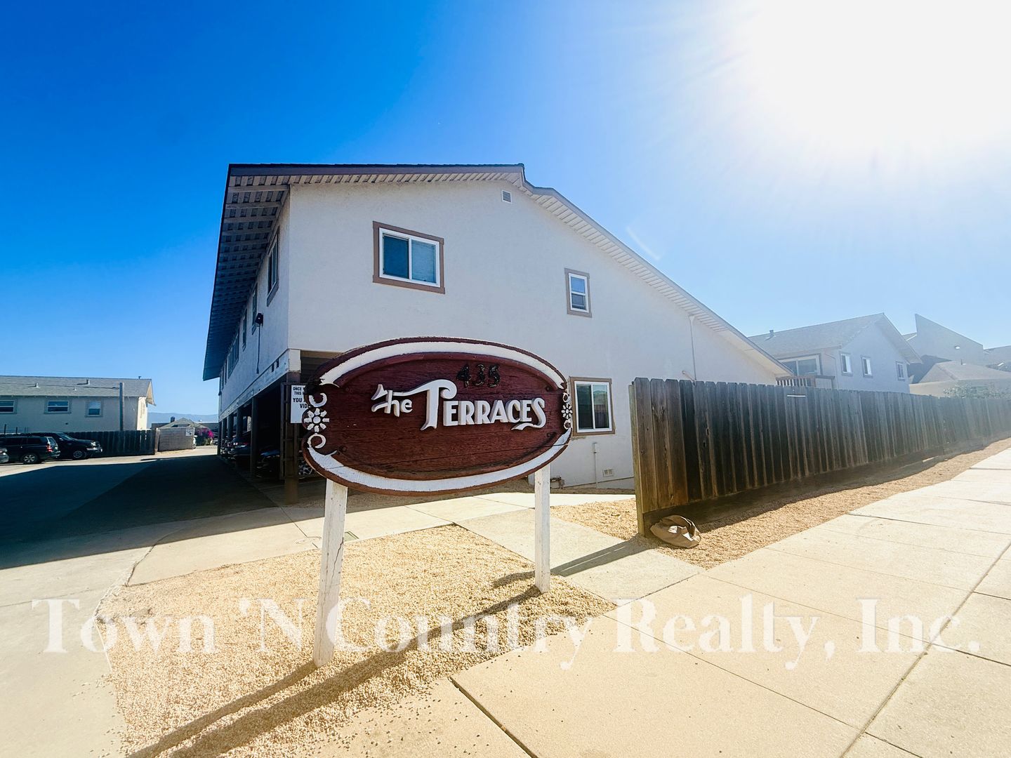 Salinas Apartment: 435 California St.