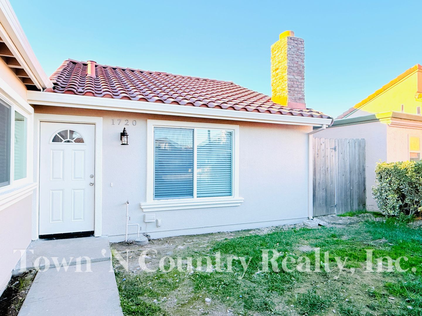 Salinas Apartment: 1720 Cherokee Drive