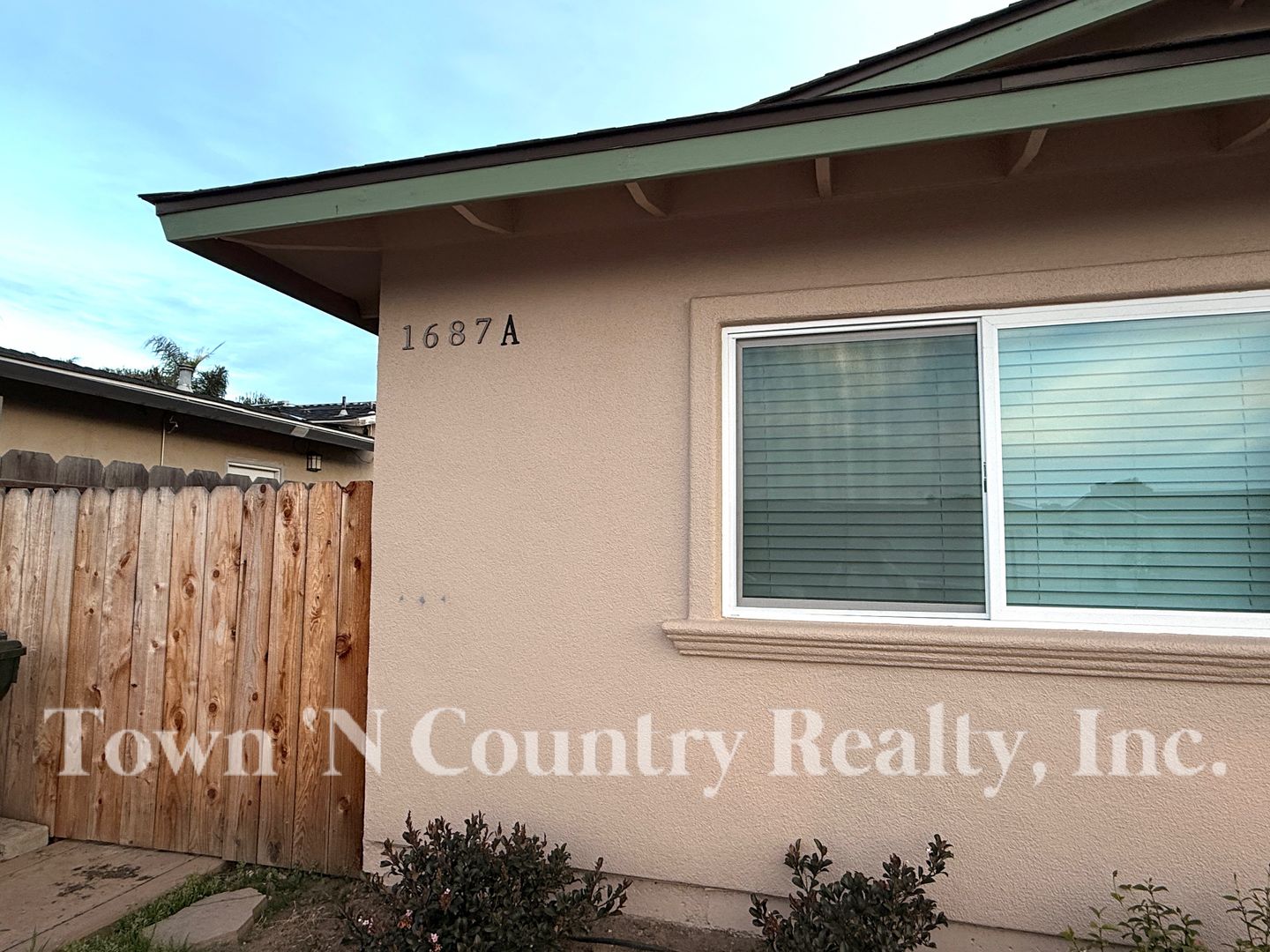 Salinas Apartment: 1687 Siskiyou Drive, UNIT A