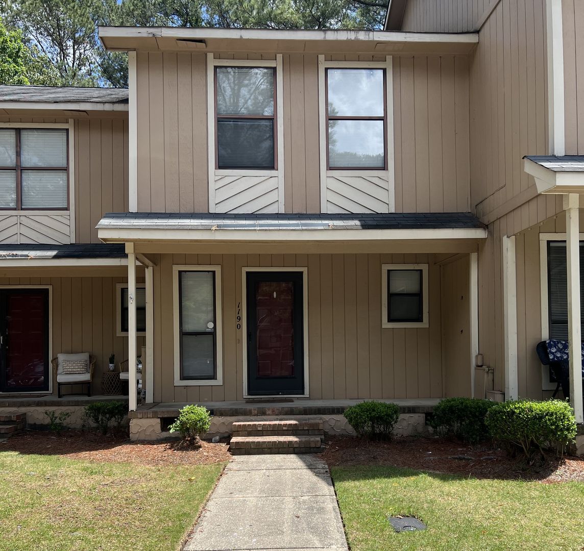 Fayetteville Townhome: 1190 Wrenwood Ct.