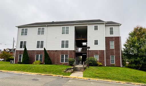 3 Bedroom, 2 Bath Apartment – photo 1