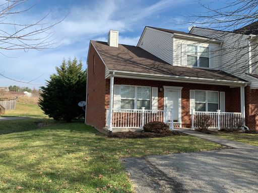 3 Bedroom 2.5 Bath End Unit Townhouse – photo 1
