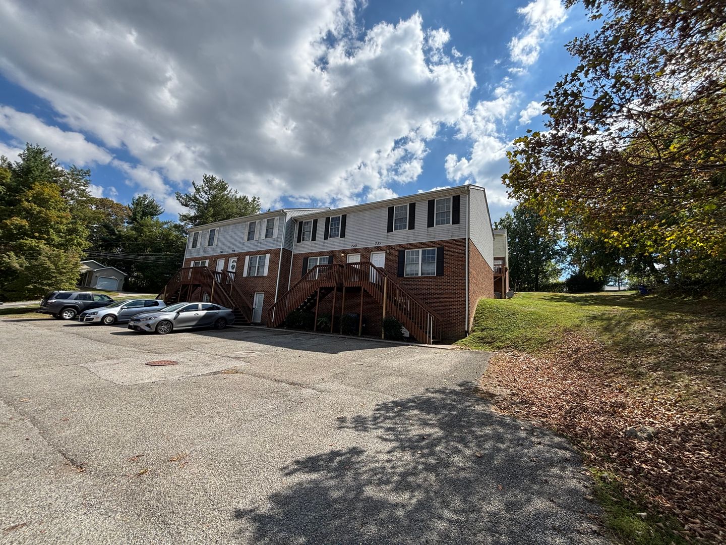 Christiansburg House: 725 East Main St.