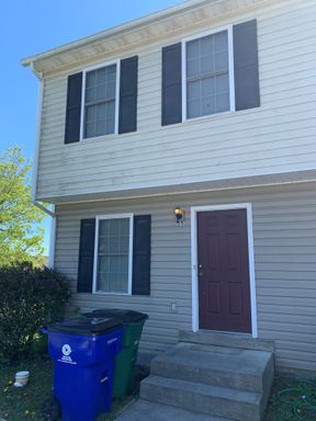 3 Bedroom 2.5 Bath Townhouse – photo 1