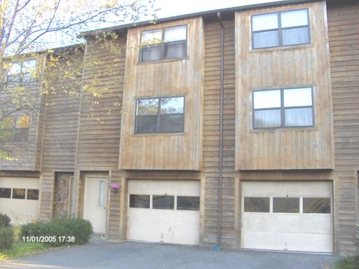 2 Bedroom 1 Bath Townhouse – photo 1
