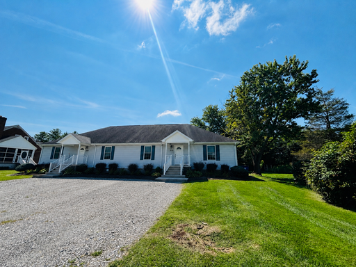 3 Bedroom, 2 Bath Duplex – photo 1