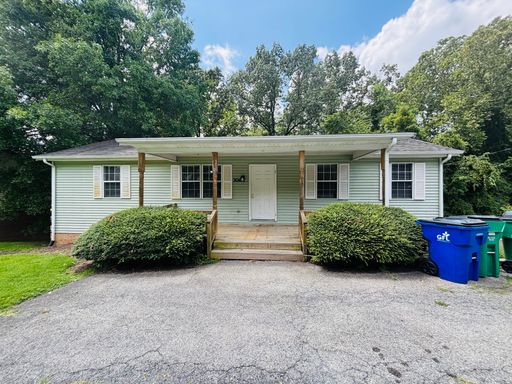 3 Bedroom, 2 Bath Duplex – photo 1