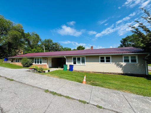 3 Bedroom, 2 Bath Duplex – photo 1