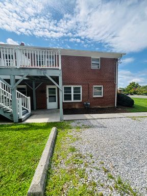 2 Bedroom 1 bath Duplex – photo 1