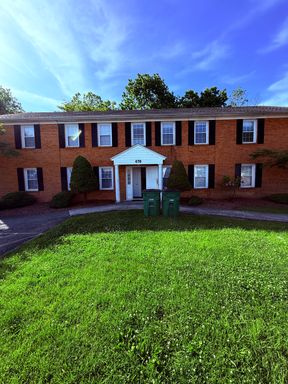 2 Bedroom, 1 Bath Apartment – photo 1