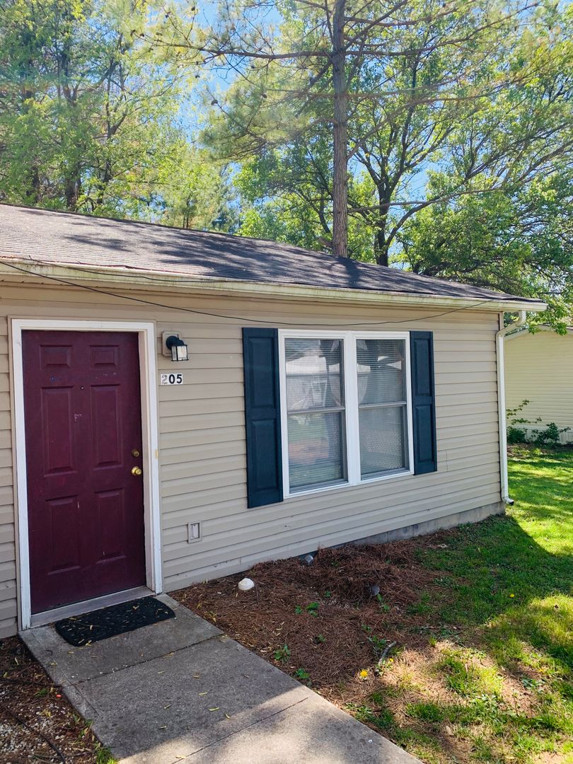 Christiansburg House: 205 Freestone Drive