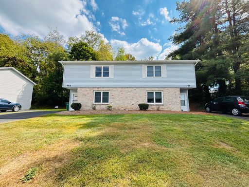 3 Bedroom, 1.5 Bath Duplex – photo 1