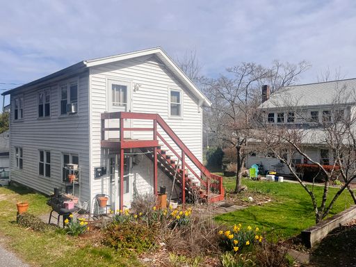 1 Bedroom, 1 Bath Apartment – photo 1
