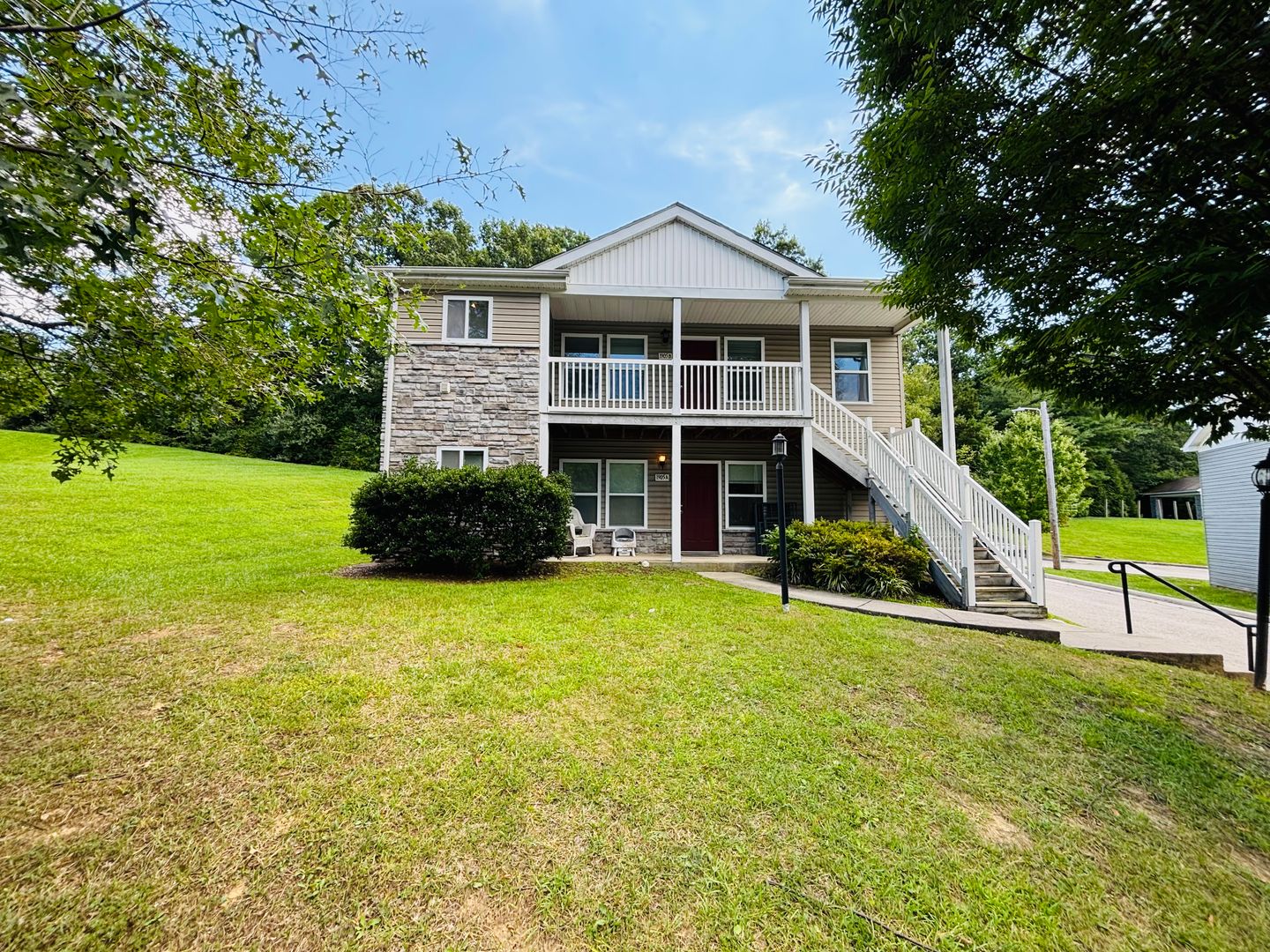 Blacksburg House: 1905B Tabor Village Dr.
