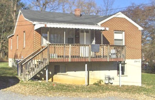 3 Bedroom 1 Bath Duplex – photo 1