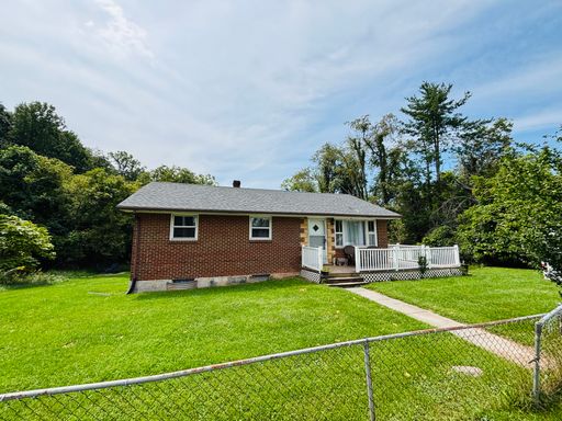 3 Bedroom, 1 Bath House – photo 1