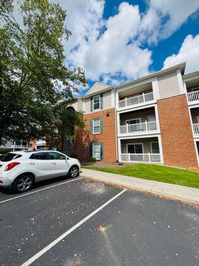 3 Bedroom, 2 Bath Condo – photo 1