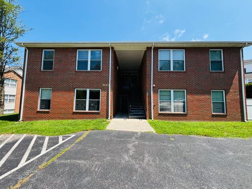 1 Bedroom, 1 Bath Apartment – photo 1